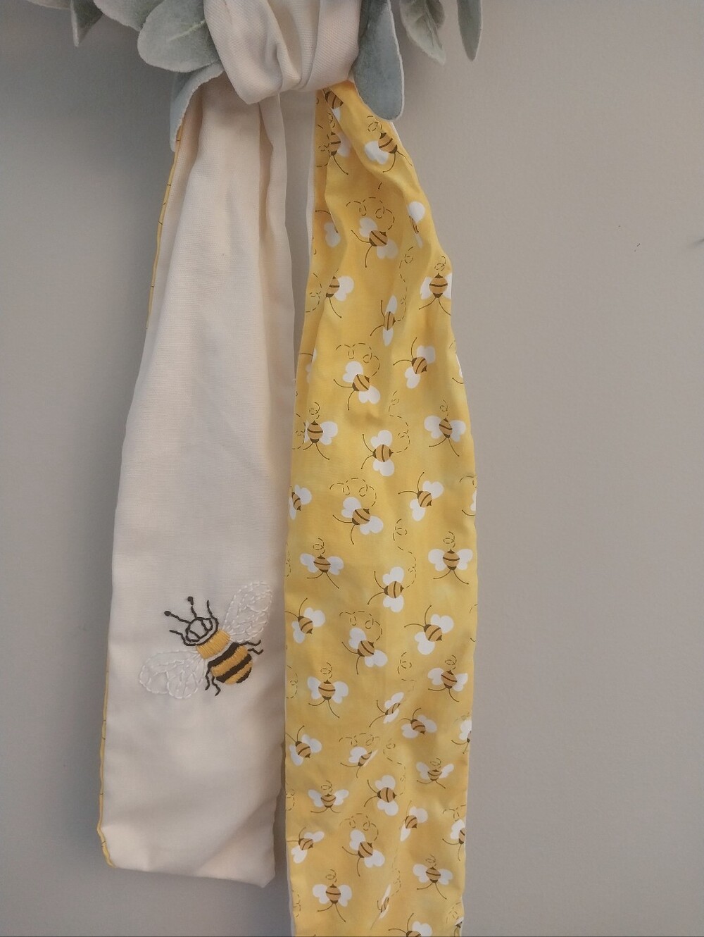 Yellow Bee Print Wreath Sash with Embroidered Bee